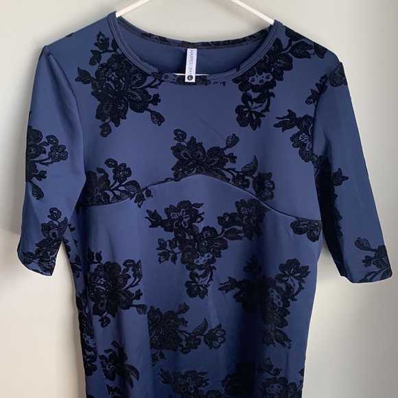 Harper & Bay nursing dress - Picture 2 of 3